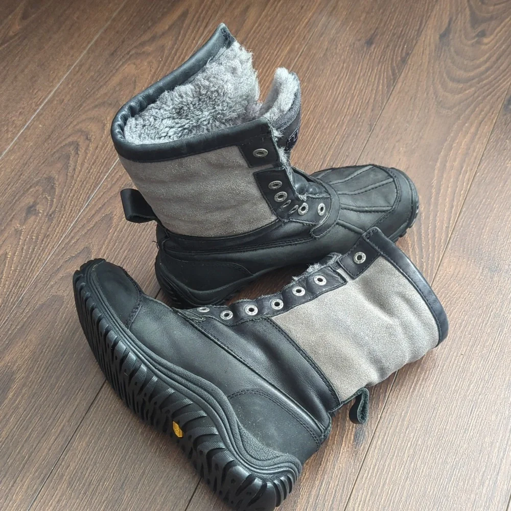 UGG Adirondack II Leather & Shearling Boot - Picture 4 of 12